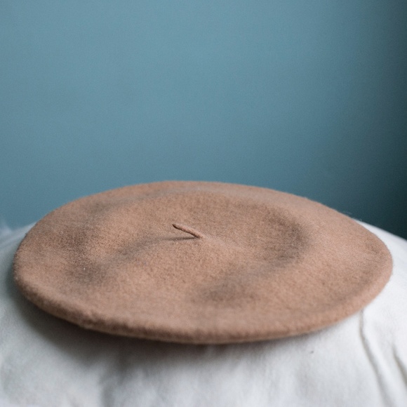 Vintage Accessories - Vintage 100% Wool Tan Beret Hat